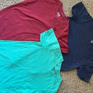 Old Navy Short Sleeve T-Shirts V-neck Size Small (6-7)